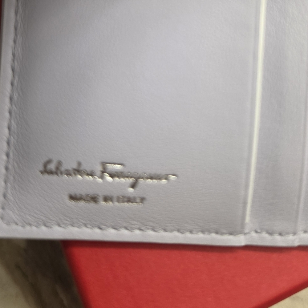 NWT Salvatore Ferragamo Gancini Wallet - Picture 5 of 11